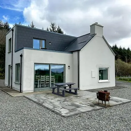 Sneem Farmhouse *