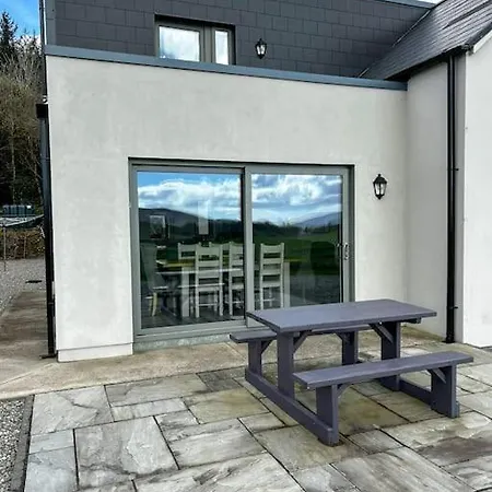 Sneem Farmhouse 펜션 *