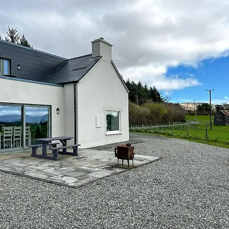 Sneem Farmhouse 斯尼姆