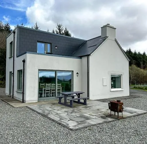 Sneem Farmhouse *